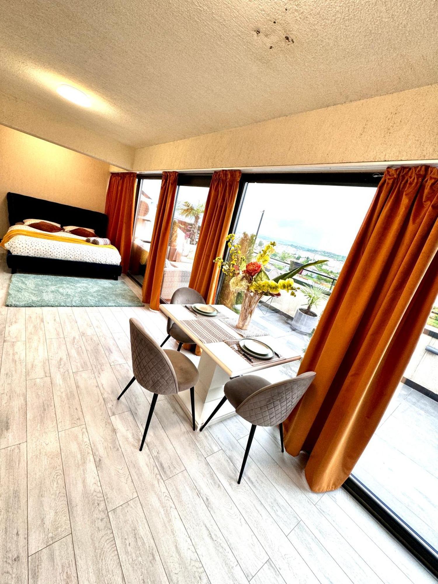 Ferienwohnung Penthouse Exclusive View , Iasi Exterior foto
